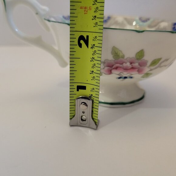 Vintage Royal Albert Bone China Cup & Saucer Set - Picture 8 of 12